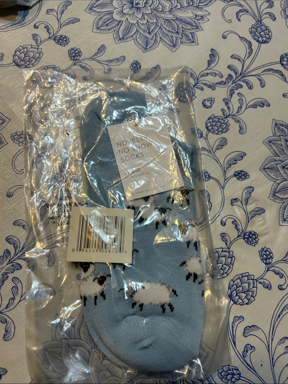 Novelty No-Show Socks for woman - Light Blue Sheep Pattern